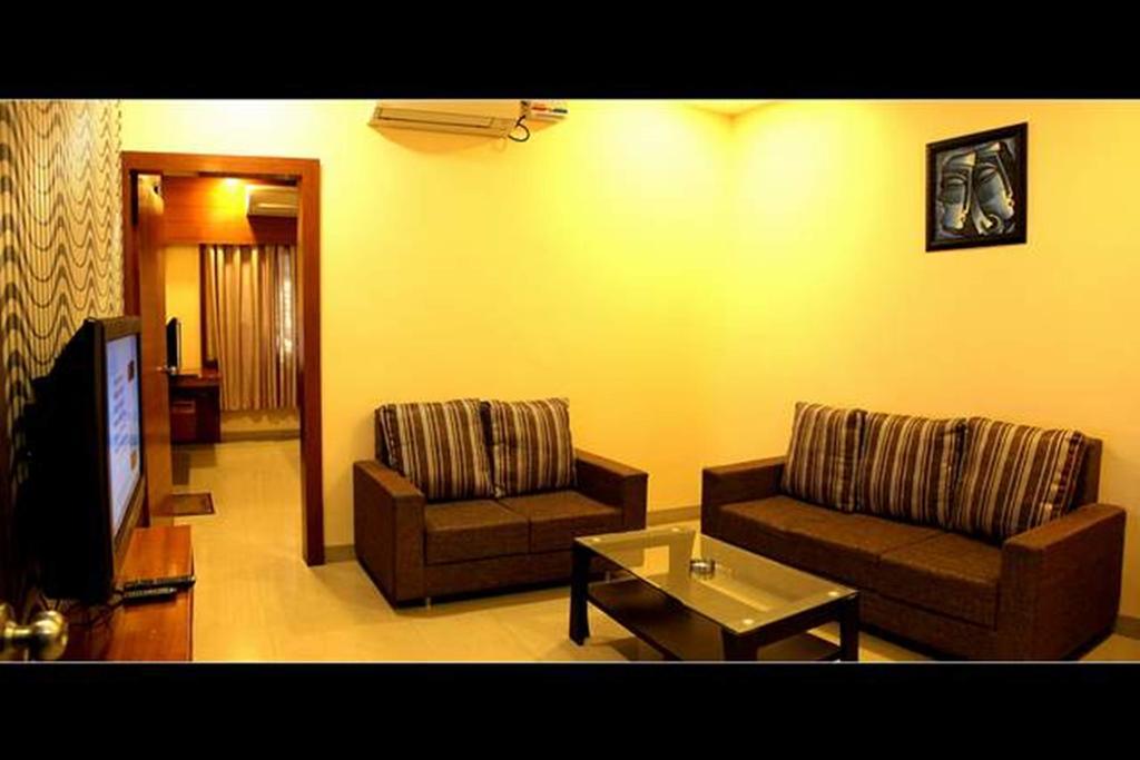 Hotel Shri Khedapati International Dewas Esterno foto