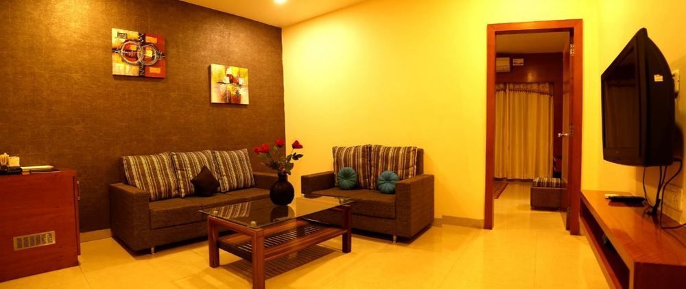 Hotel Shri Khedapati International Dewas Esterno foto