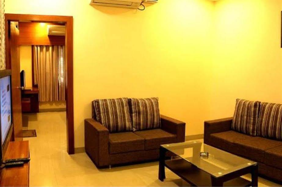 Hotel Shri Khedapati International Dewas Esterno foto