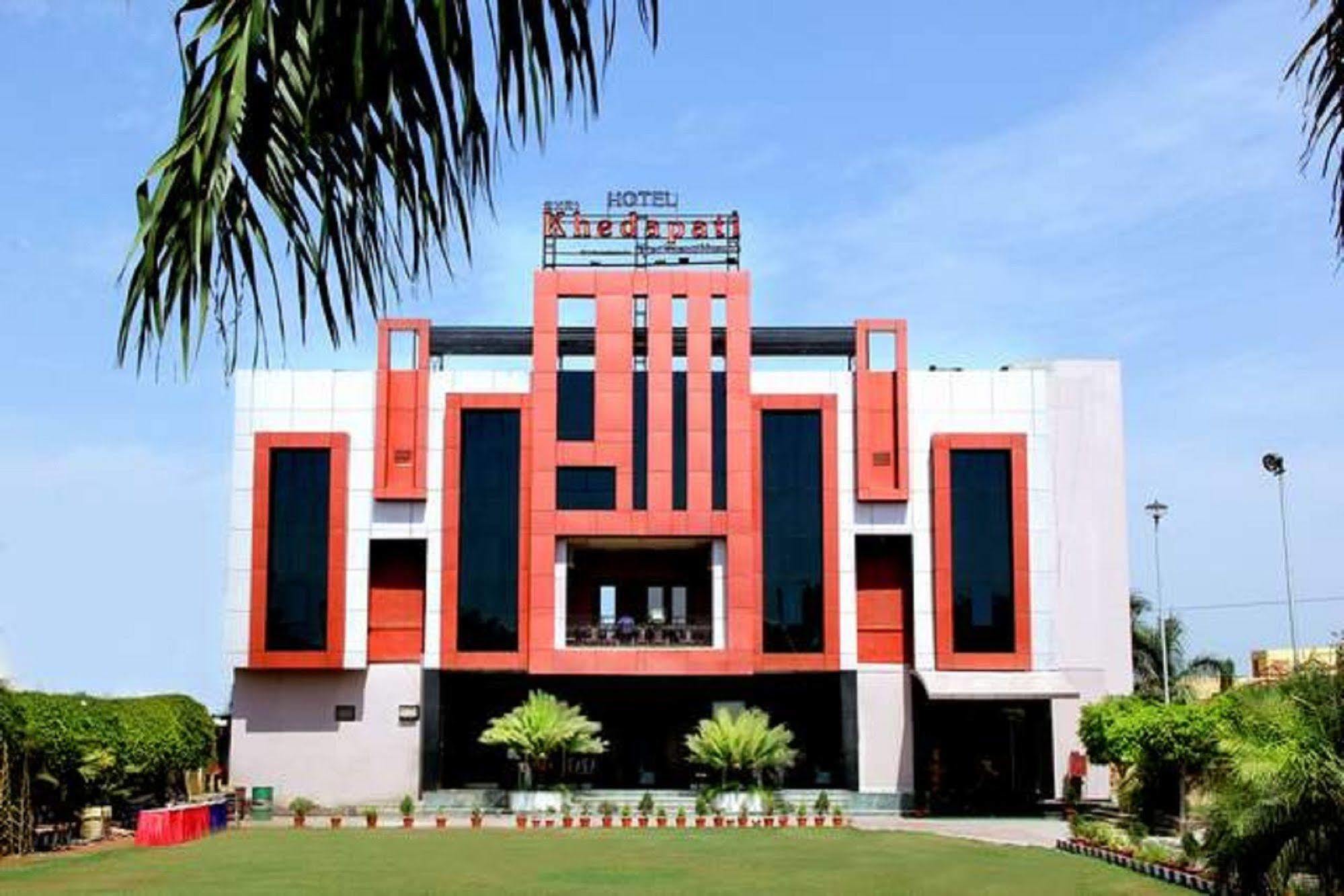 Hotel Shri Khedapati International Dewas Esterno foto