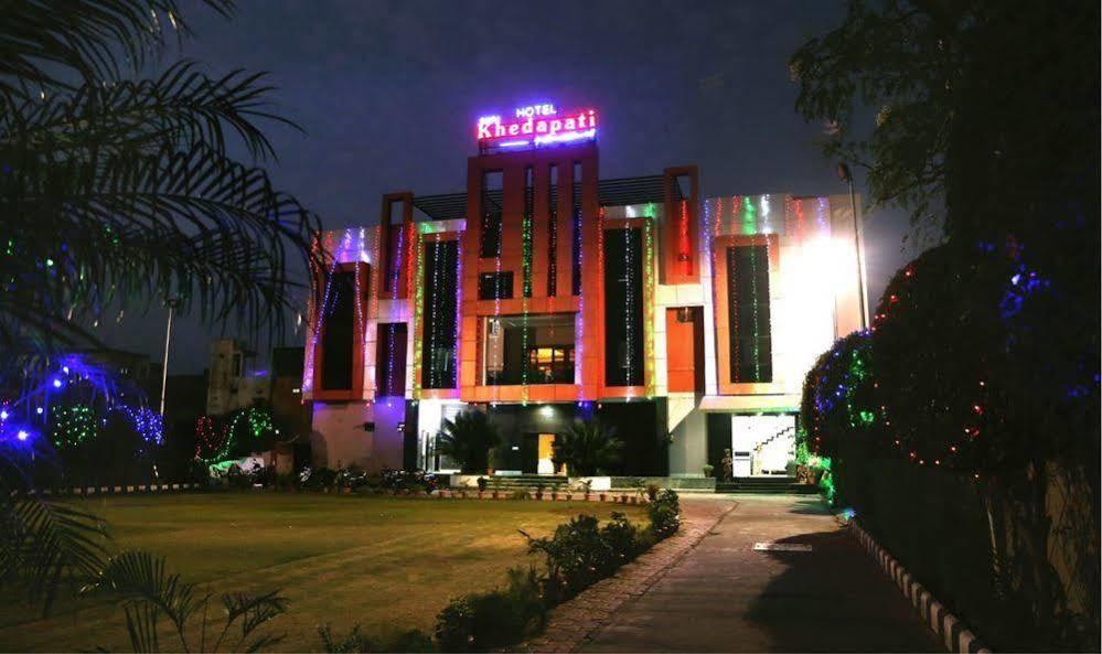 Hotel Shri Khedapati International Dewas Esterno foto